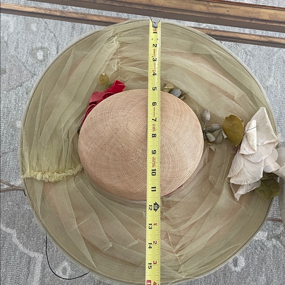 VINTAGE 1910’s straw hat with rose and yellow tulle red velvet Accents - Picture 9 of 13